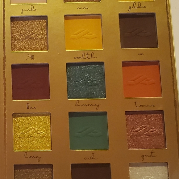 Eyeshadow - Picture 12 of 12